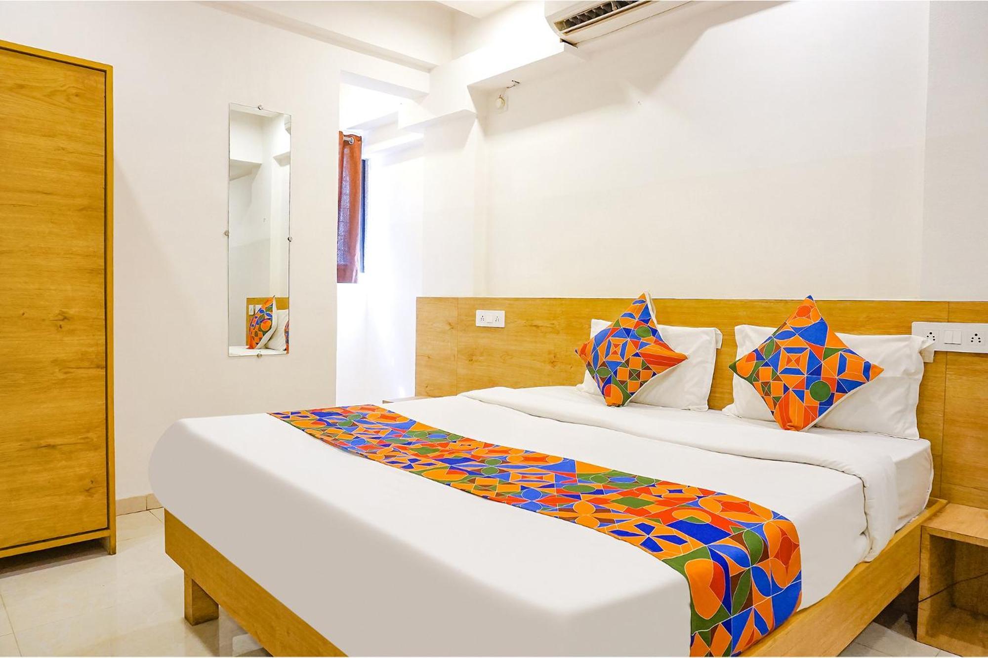 Fabhotel Saffron Inn I - Nr Darshan Museum Pune Exterior foto
